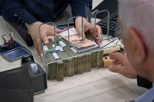 وام‌های میلیاردی